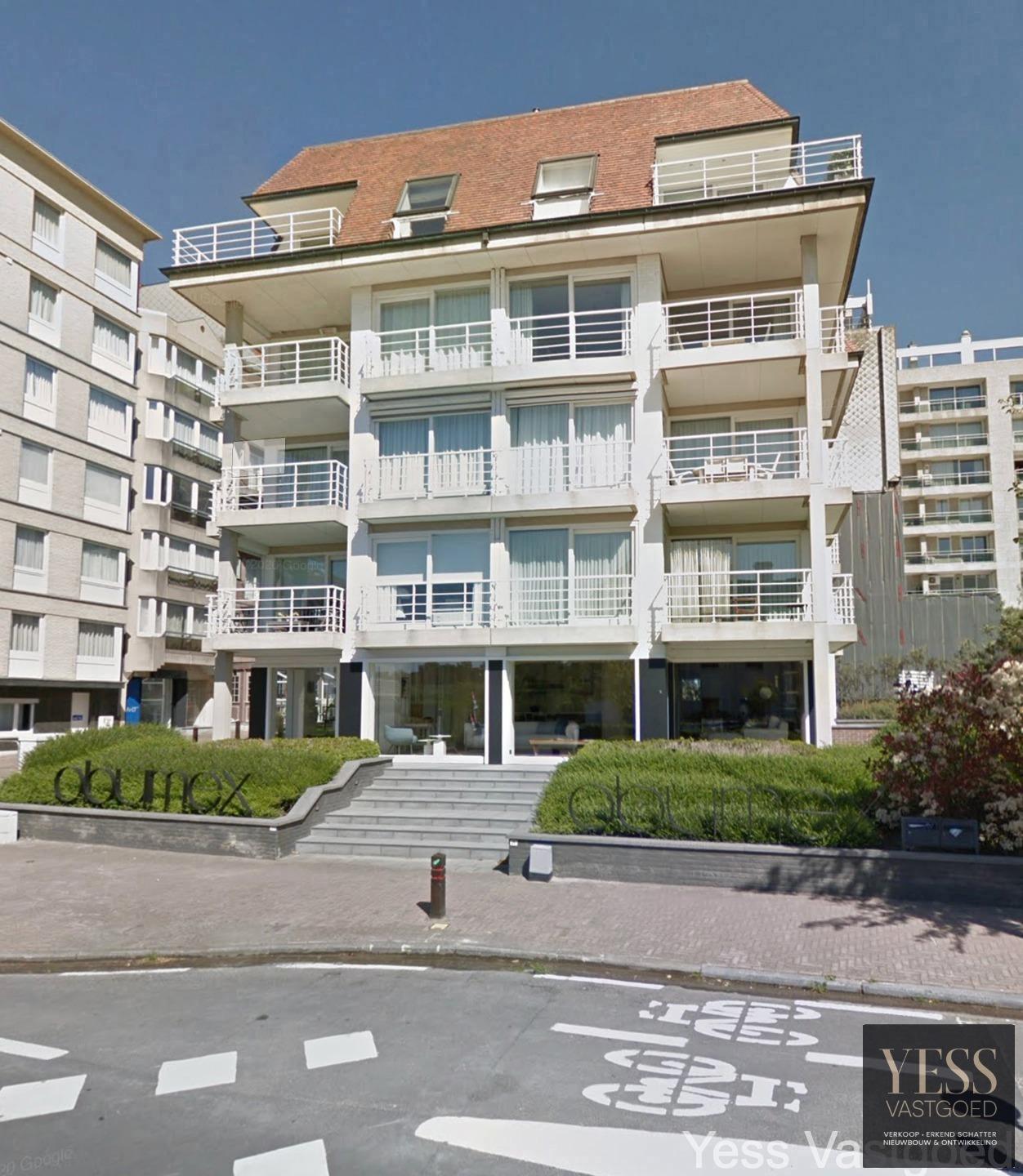Staanplaats + berging te koop op -1 in residentie Casa Bella