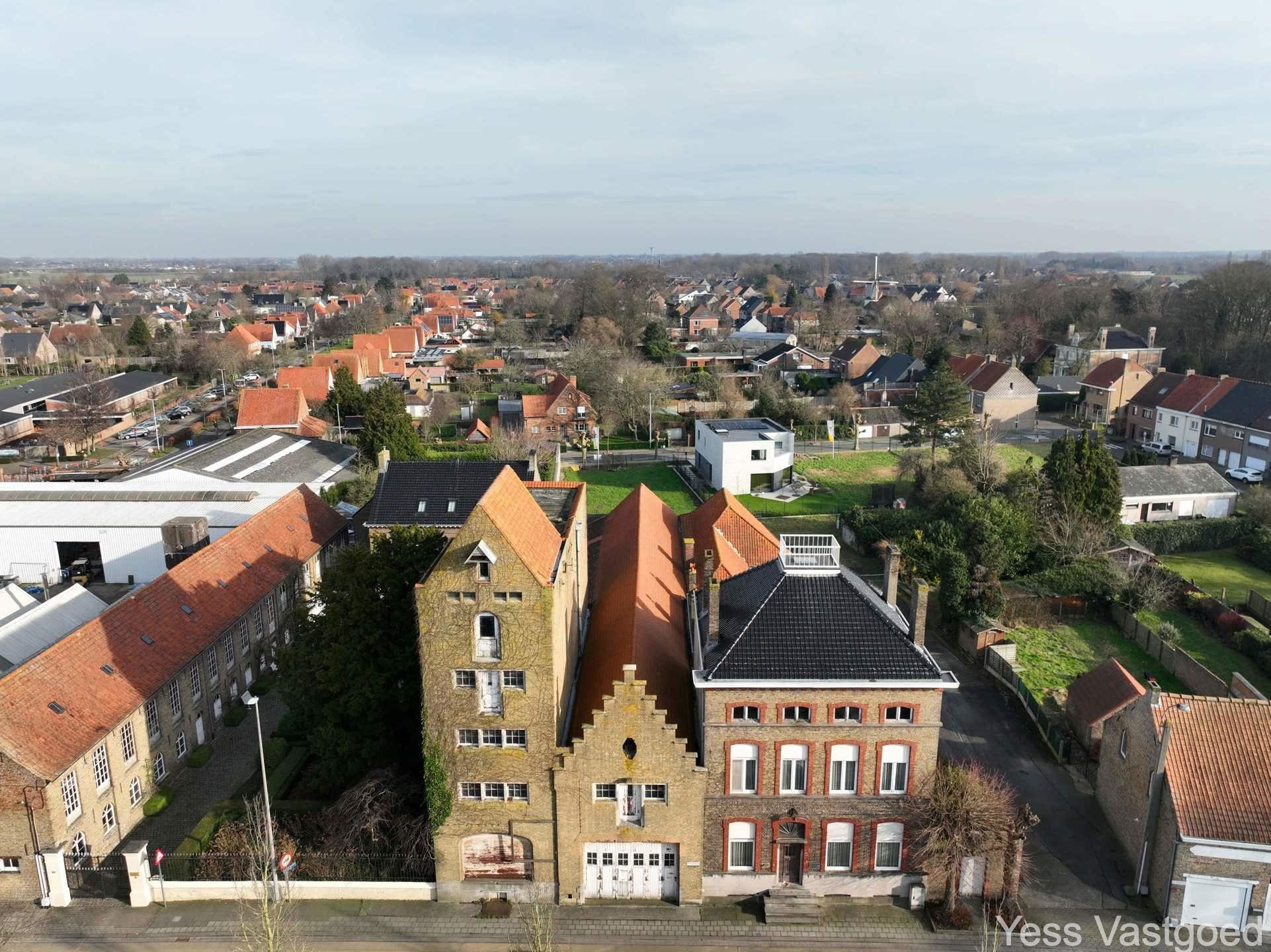 PROJECTGROND 6 APPARTEMENTEN, 1 KANTOOR & 2 WONINGEN
